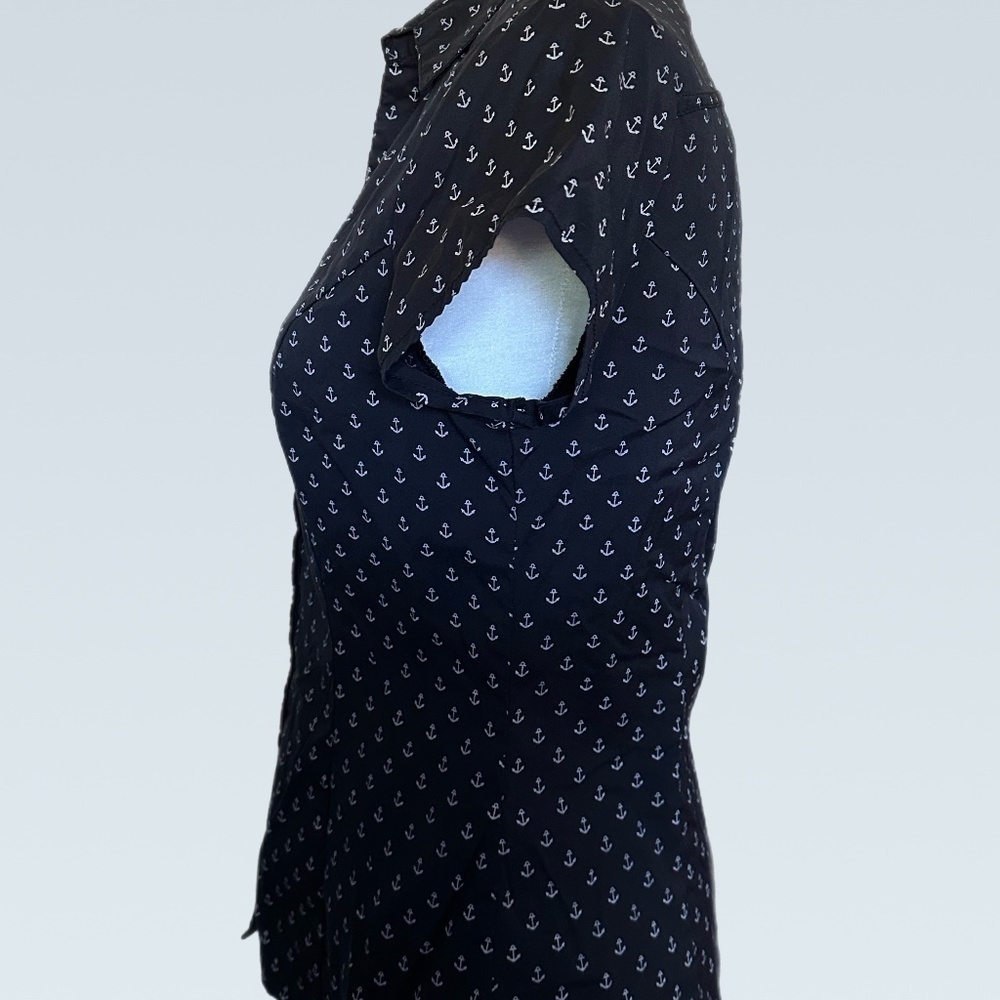 🌸Ricki's Black and White anchor design blouse - Picture 3 of 8